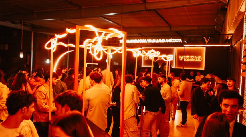 CELEBRA FIN DE AÑO EN VIZZIO VIAPOL CELEBRA FIN DE AÑO EN VIZZIO VIAPOL